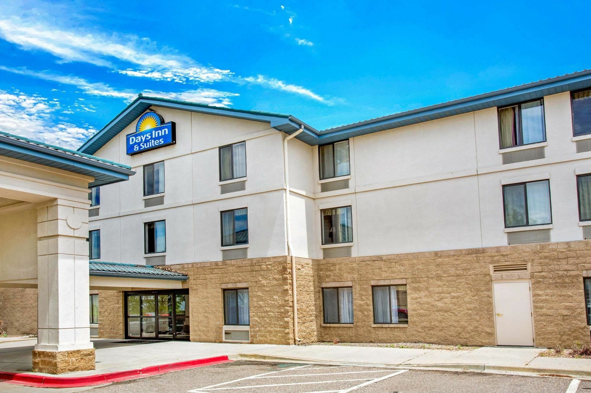Days Inn & Suites By Wyndham Denver International Airport Экстерьер фото